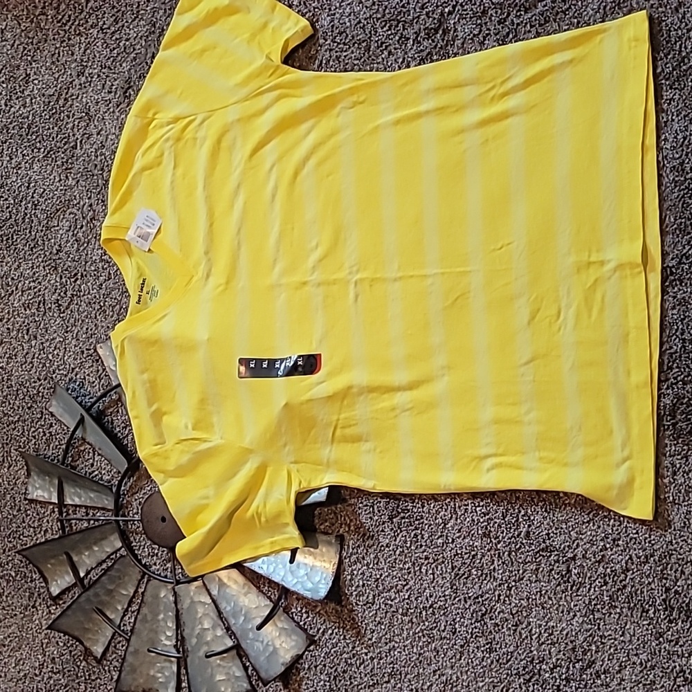 NWT, Footlocker XL V-Neck Top